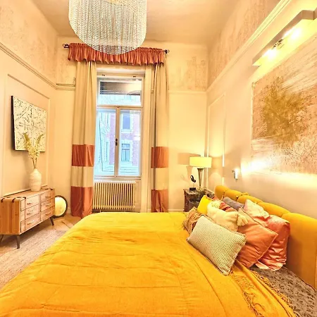 Andrassy Palace-stylish 2 *