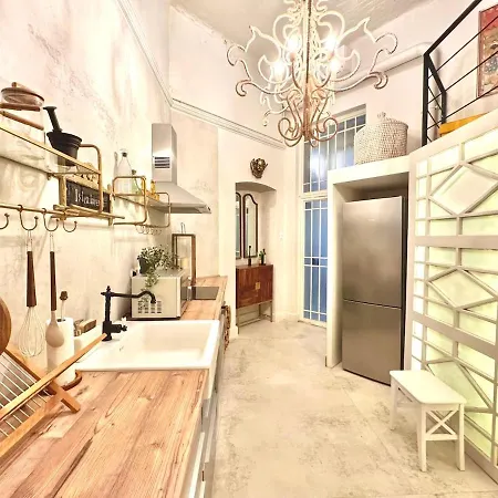 Andrassy Palace-stylish 2 شقة *