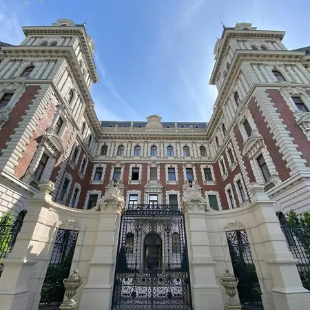 Andrassy Palace-stylish 2 شقة *